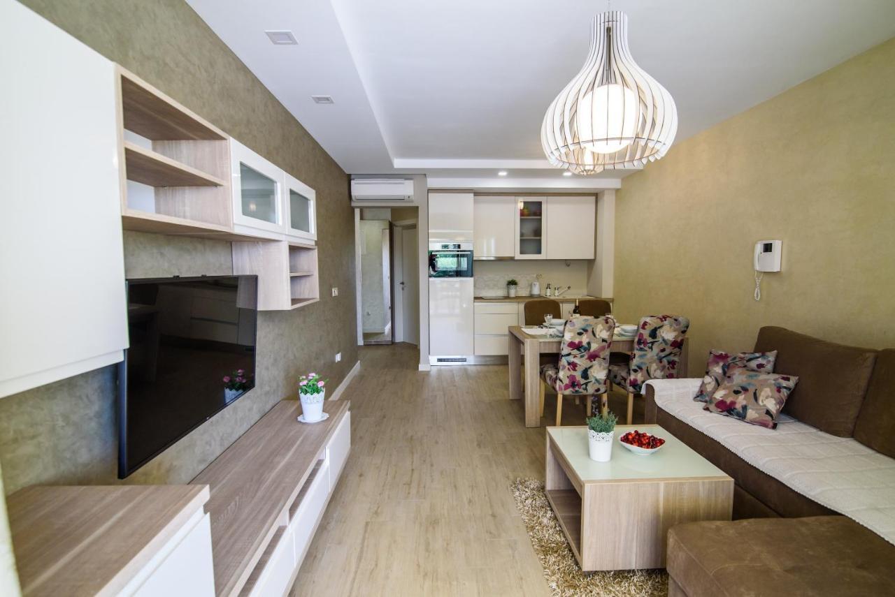 Apartments Leone Lukas Промайна Стая снимка