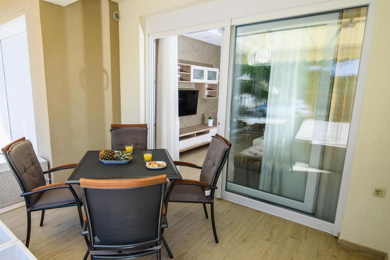 Apartments Leone Lukas Промайна Екстериор снимка