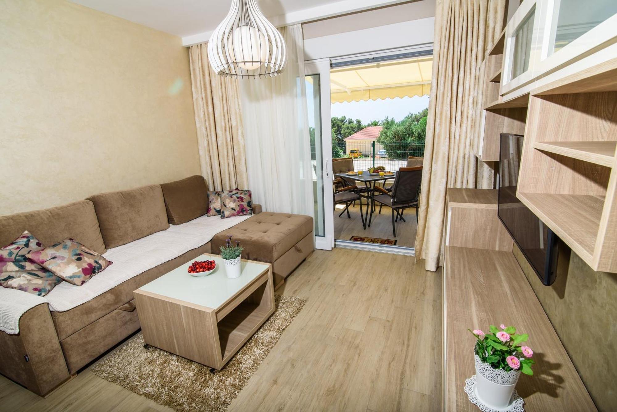 Apartments Leone Lukas Промайна Стая снимка