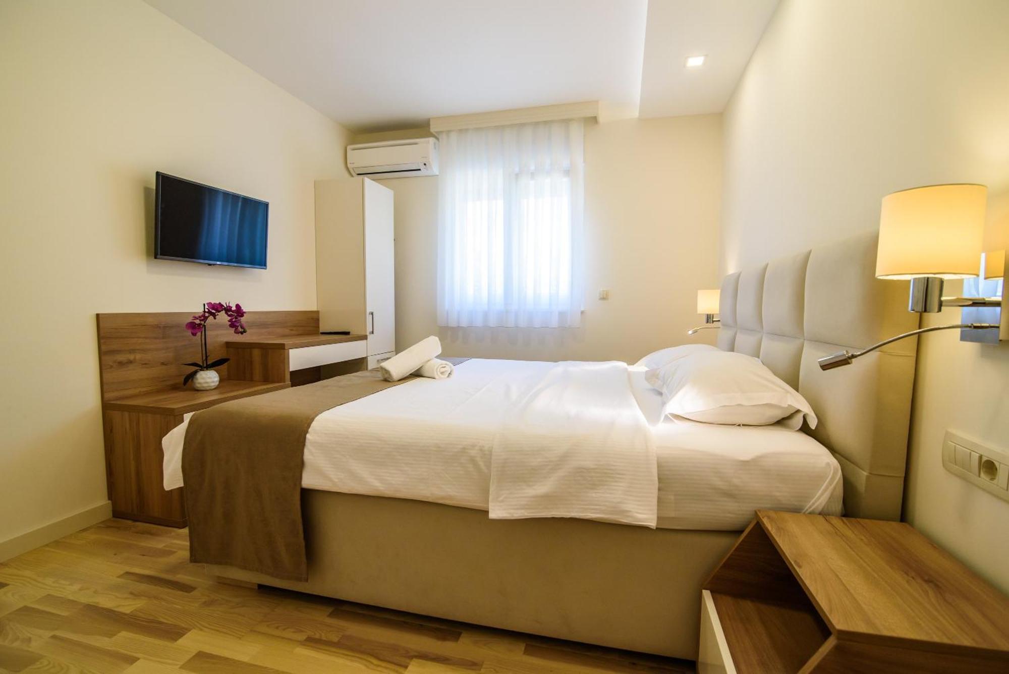 Apartments Leone Lukas Промайна Стая снимка