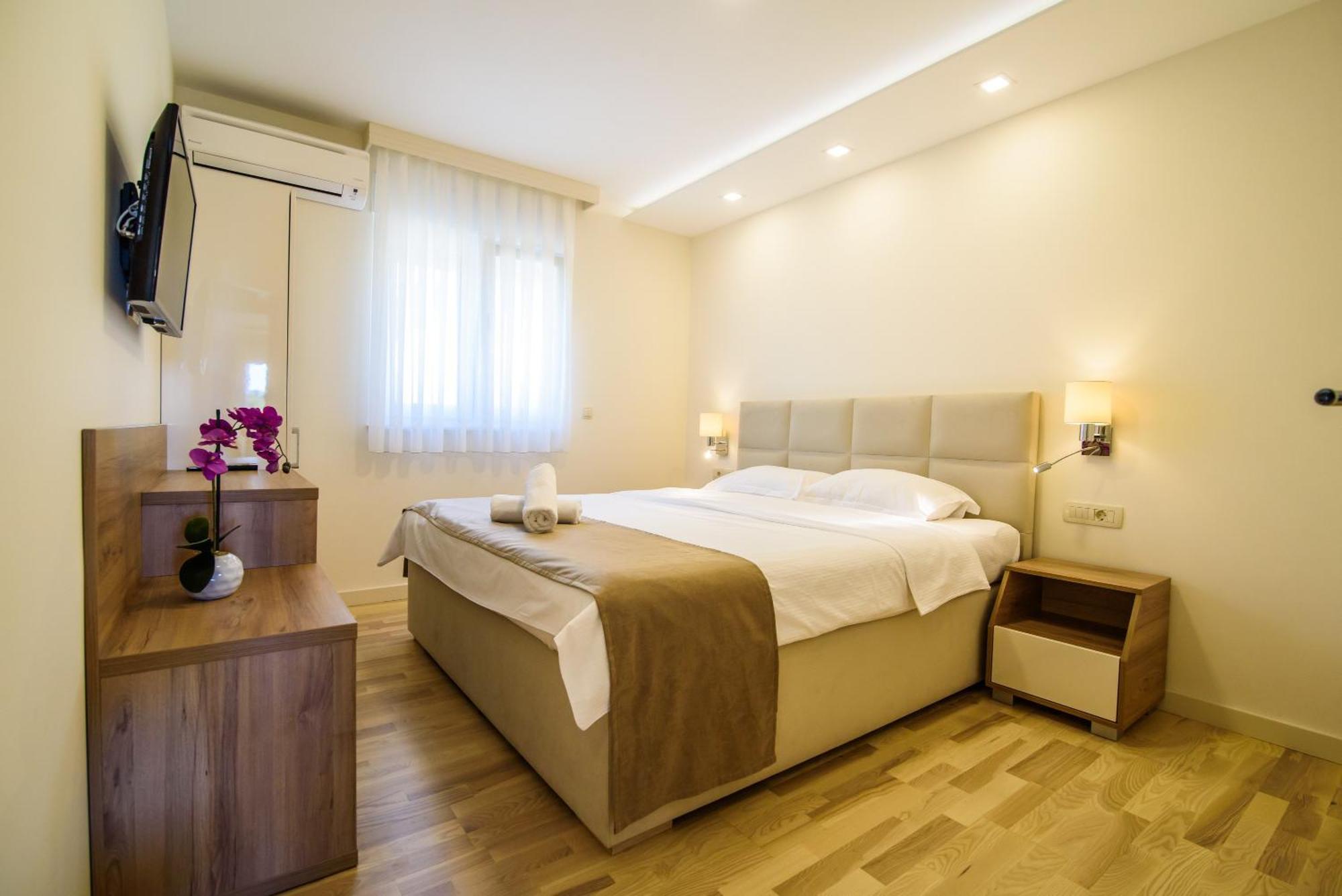 Apartments Leone Lukas Промайна Стая снимка