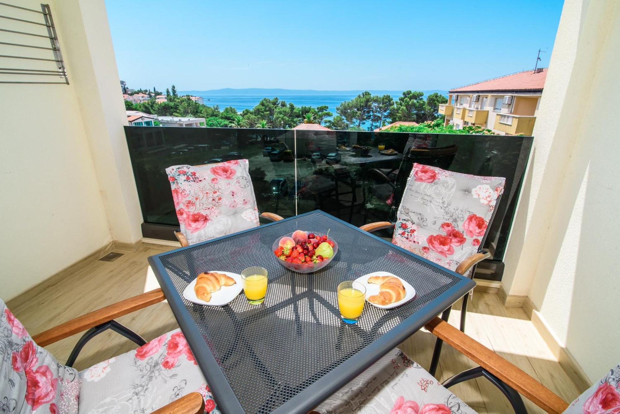 Apartments Leone Lukas Промайна Стая снимка