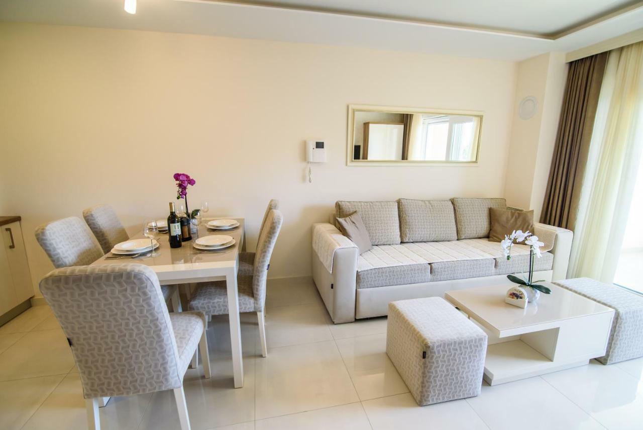 Apartments Leone Lukas Промайна Екстериор снимка