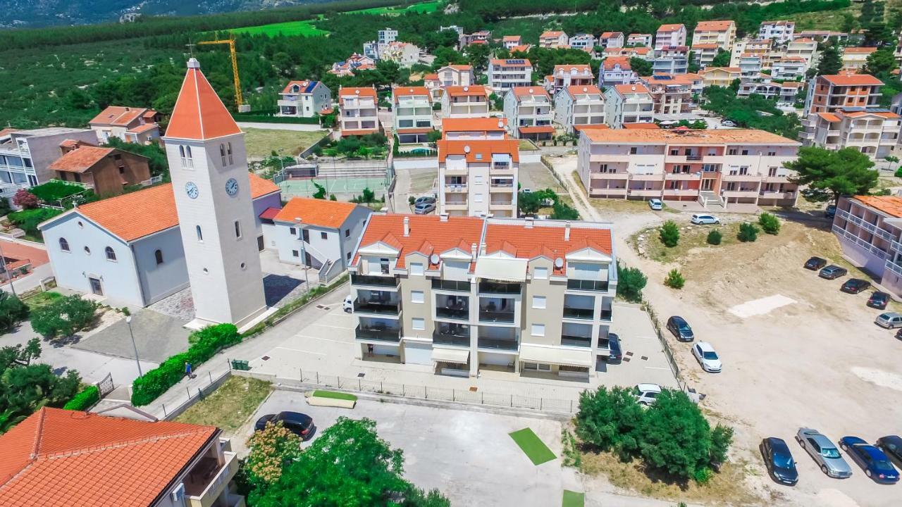 Apartments Leone Lukas Промайна Екстериор снимка