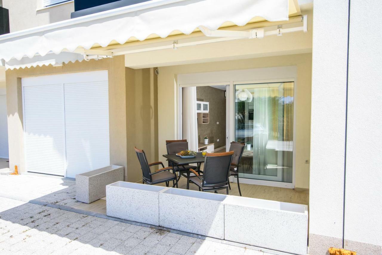 Apartments Leone Lukas Промайна Екстериор снимка