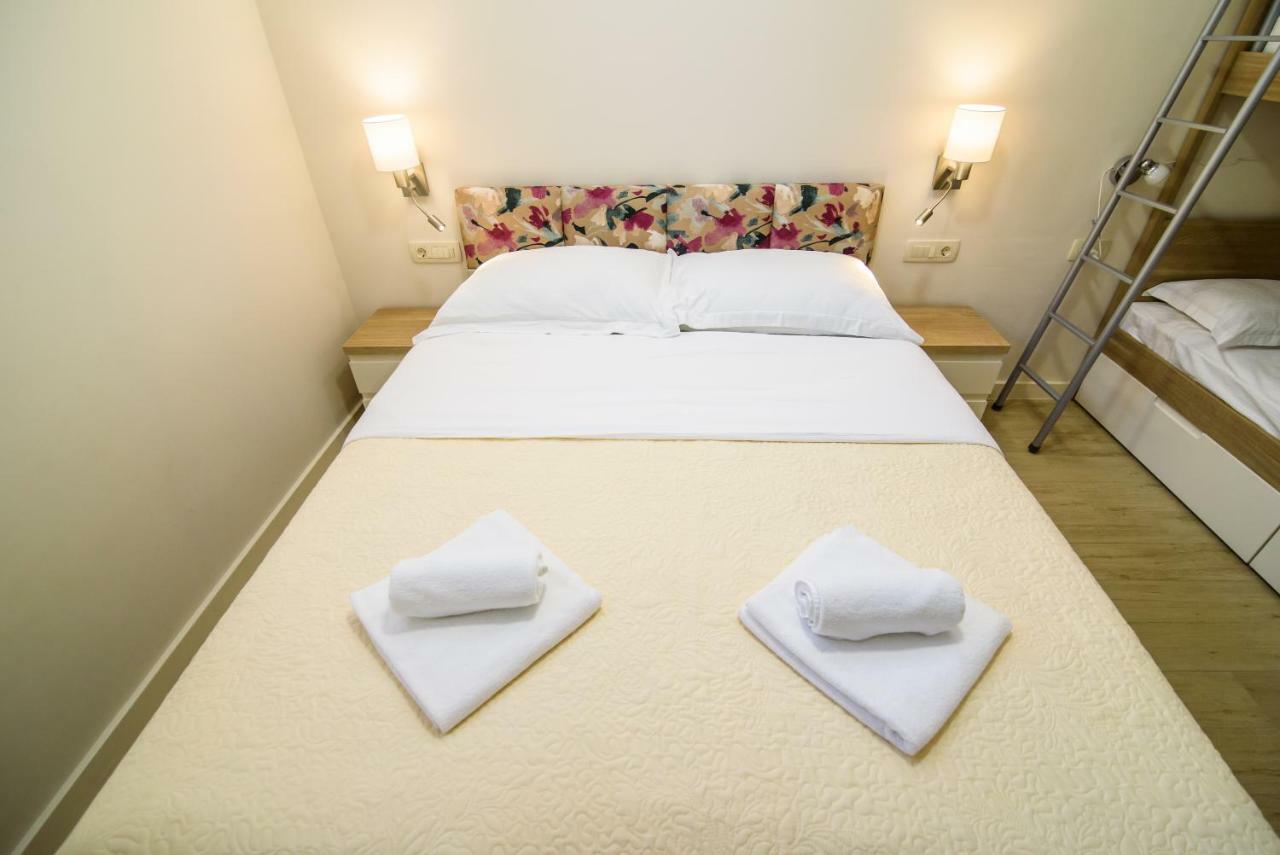 Apartments Leone Lukas Промайна Екстериор снимка